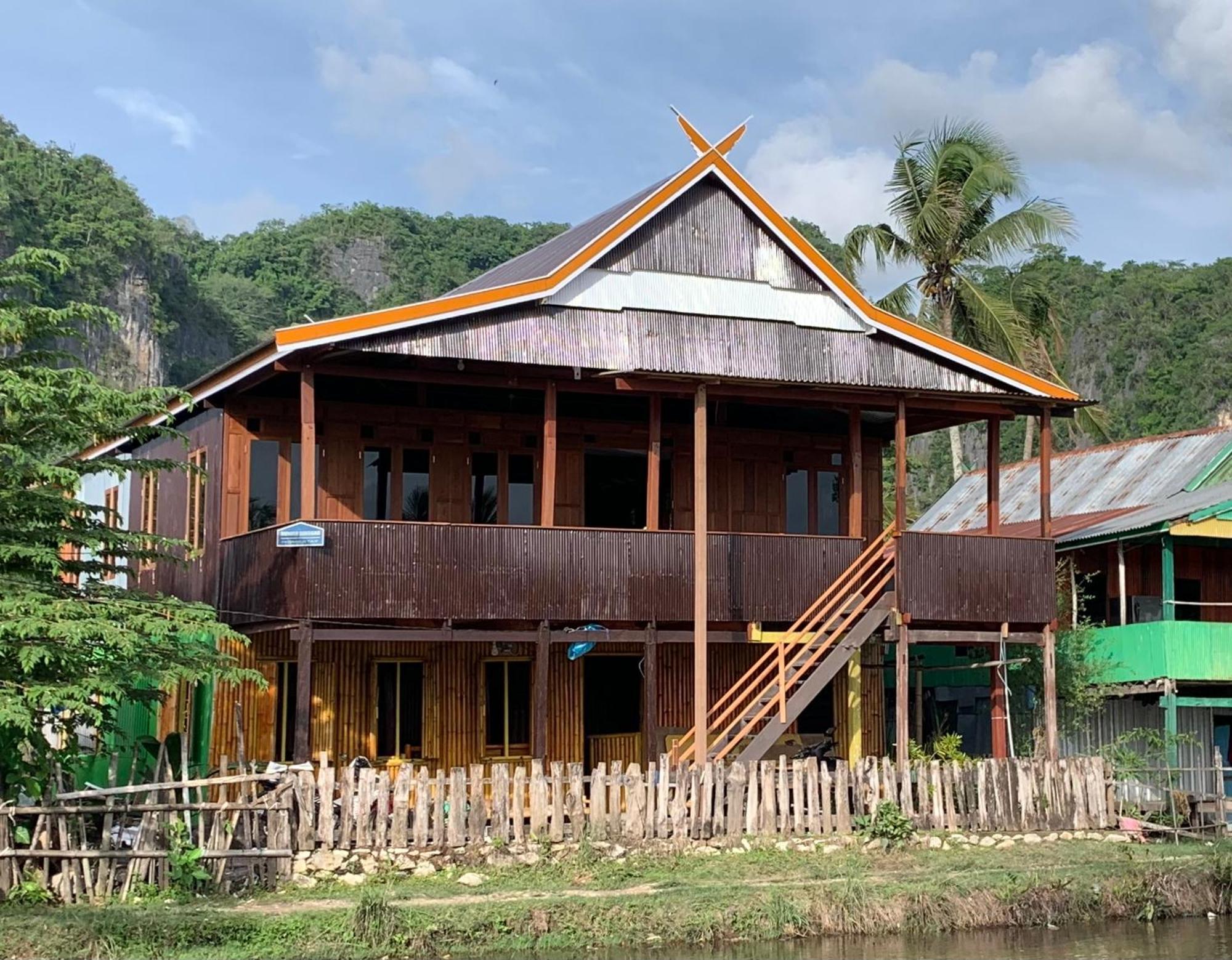 Nasrul House Homestay For Backpackers Maros Exterior foto